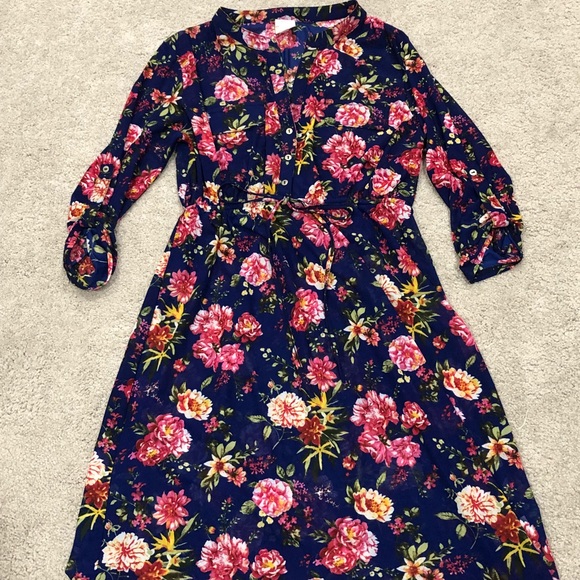 Dresses & Skirts - Beautiful floral semi-transparent dress